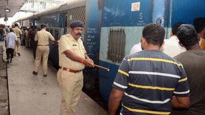 Whenever a chain-pulling instance occurs, the Railway Protection Force (RPF) has to first locate the bogie where it took place and identify the individual responsible. (HT PHOTO) Whenever a chain-pulling instance occurs, the Railway Protection Force (RPF) has to first locate the bogie where it took place and identify the individual responsible. (HT PHOTO)