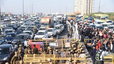 Traffic congestion at Delhi-Meerut Expressway (Sakib Ali/Hindustan Times)