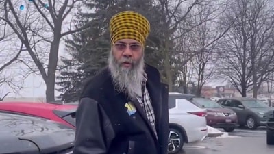 A viral video shows the Indian man assaulting a woman over a parking spot (Instagram/@todailytv) A viral video shows the Indian man assaulting a woman over a parking spot (Instagram/@todailytv)