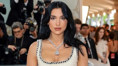 Dua Lipa 'terrified' after fans allegedly barge into her hotel room to click photos. Dua Lipa 'terrified' after fans allegedly barge into her hotel room to click photos.