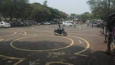 Currently, less than 5% of those who take driving tests in cities fail, which is even lesser at 2% in rural areas. With computerised test tracks, the RTOs hope to make the driving test tougher so that bad drivers don’t get licence. (HT Archives) Currently, less than 5% of those who take driving tests in cities fail, which is even lesser at 2% in rural areas. With computerised test tracks, the RTOs hope to make the driving test tougher so that bad drivers don’t get licence. (HT Archives)
