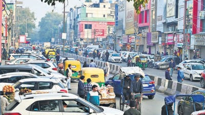 Parking problem at Central Market Lajpat Ngar, in Jangpura assembly constituency. (Arvind Yadav/HT PHOTO)
