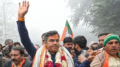 Parvesh Verma, the BJP candidate from the New Delhi constituency, during a roadshow in New Delhi on Wednesday. (Ajay Aggarwal/HT Photo) Parvesh Verma, the BJP candidate from the New Delhi constituency, during a roadshow in New Delhi on Wednesday. (Ajay Aggarwal/HT Photo)