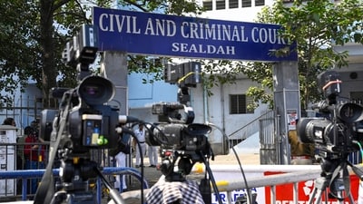 Police barricade the Civil and Criminal Court, Sealdah as court pronounced judgement on rape-murder incident of on-duty PGT doctor at RG Kar Hospital in Kolkata, India, on Monday, (Samir Jana/Hindustan Times) Police barricade the Civil and Criminal Court, Sealdah as court pronounced judgement on rape-murder incident of on-duty PGT doctor at RG Kar Hospital in Kolkata, India, on Monday, (Samir Jana/Hindustan Times)