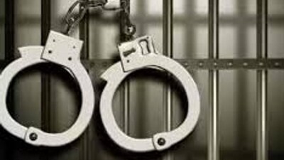 28-year-old job aspirant arrested by Vashi police for cheating in bank recruitment exam using a spy camera. (HT_PRINT) 28-year-old job aspirant arrested by Vashi police for cheating in bank recruitment exam using a spy camera. (HT_PRINT)