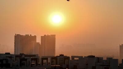 The sunny spell is likely to be short-lived, with the IMD predicting partly cloudy skies with one or two spells of rain or thundershowers on Wednesday, followed by lightning and rain on Thursday. (Sunil Ghosh/HT Photo) The sunny spell is likely to be short-lived, with the IMD predicting partly cloudy skies with one or two spells of rain or thundershowers on Wednesday, followed by lightning and rain on Thursday. (Sunil Ghosh/HT Photo)