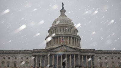  The cold front may stretch up to 1,000 miles along the highway, preventing movement and cutting out electricity for an extended amount of time. ( AFP/Kevin Dietsch) The cold front may stretch up to 1,000 miles along the highway, preventing movement and cutting out electricity for an extended amount of time. ( AFP/Kevin Dietsch)