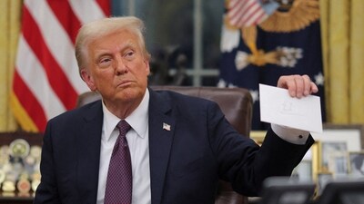 As markets processed a plethora of promises and executive orders from President Donald Trump, such as the prospect of tariffs on Canada and vows to increase American energy output, oil fluctuated between gains and losses. (REUTERS/Carlos Barria)