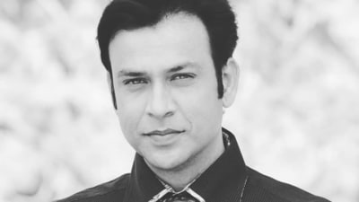 The last rites of Yogesh Mahajan was performed on Monday.