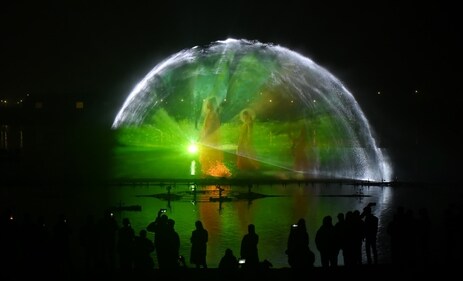 Water laser show is held everyday at Kaligath at 7 and 9 pm (Deepak Gupta/HT) Water laser show is held everyday at Kaligath at 7 and 9 pm (Deepak Gupta/HT)