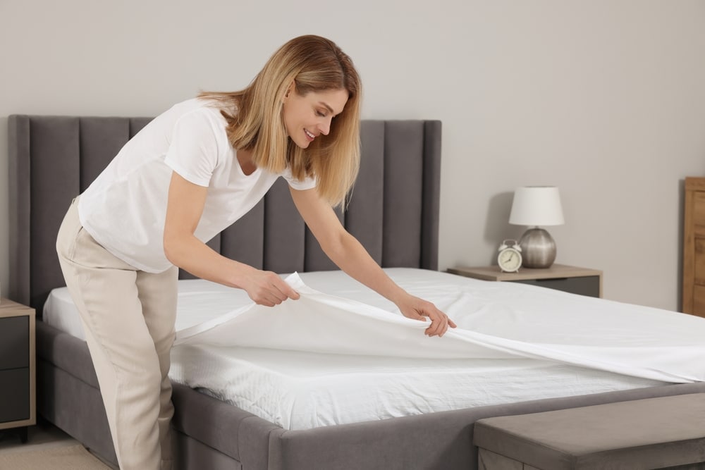 Regularly changing bedding ensures that sweat and bacteria are removed, keeping the skin clean and free from odour-causing germs.(Shutterstock)