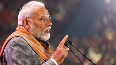 PM Modi paid condolences to families of victim who died in a tragic road accident at Karnataka. (Hindustan Times) PM Modi paid condolences to families of victim who died in a tragic road accident at Karnataka. (Hindustan Times)