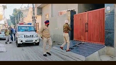 A team of NIA officers during a raid in Pratap Nagar, Bathinda, on Wednesday. (HT Photo) A team of NIA officers during a raid in Pratap Nagar, Bathinda, on Wednesday. (HT Photo)