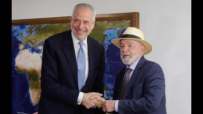 Brazil's President Luiz Inacio Lula da Silva (right) shakes hands with Brazil's Ambassador Andre Correa do Lago after naming him as President of the UN climate conference COP30, at the Planalto Palace in Brasilia, on Tuesday. (AFP) Brazil's President Luiz Inacio Lula da Silva (right) shakes hands with Brazil's Ambassador Andre Correa do Lago after naming him as President of the UN climate conference COP30, at the Planalto Palace in Brasilia, on Tuesday. (AFP)
