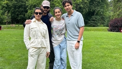 Namrata Shirodkar with Mahesh Babu, Sitara and Gautam. Namrata Shirodkar with Mahesh Babu, Sitara and Gautam.