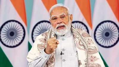 PM Narendra Modi spoke to BJP workers and asked them to record evidence of AAP's incompetence (HT_PRINT)