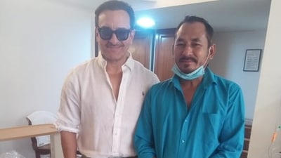 Saif Ali Khan with Bhajan Singh Rana before he was discharged from the hospital. (X) Saif Ali Khan with Bhajan Singh Rana before he was discharged from the hospital. (X)
