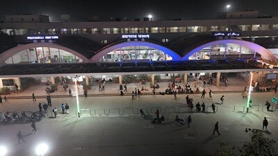 To facilitate the increased influx of devotees, Indian Railways has deployed 360 trains for Mauni Amavasya (Sourced) To facilitate the increased influx of devotees, Indian Railways has deployed 360 trains for Mauni Amavasya (Sourced)