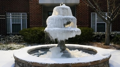 A fountain is seen frozen after a snowfall in Atlanta, Georgia, U.S., January 21, 2025.    REUTERS/Megan Varner (REUTERS)