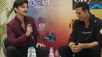 Akshay Kumar and Veer Pahariya visited HtCity office for Stars In The City. (Anurag Mehta/HT) Akshay Kumar and Veer Pahariya visited HtCity office for Stars In The City. (Anurag Mehta/HT)
