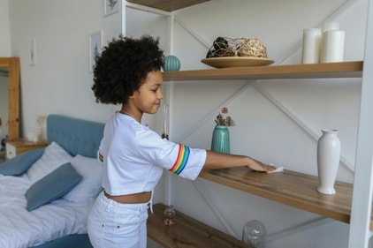 Make sure to clean in the direction of the wood grain. (PC: Pexels) Make sure to clean in the direction of the wood grain. (PC: Pexels)