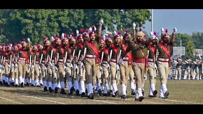A police contingent takes out a march past during the full-dress rehearsal at PAU sports ground in Ludhiana on Thursday. (Gurpreet Singh/HT) A police contingent takes out a march past during the full-dress rehearsal at PAU sports ground in Ludhiana on Thursday. (Gurpreet Singh/HT)