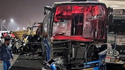 When the pilgrims' minibus collided with an unidentified car here on Thursday morning, seven of them suffered minor injuries, according to authorities. (ANI/representative)