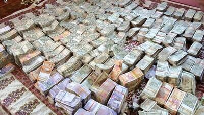 At Bettiah, the SVU subsequently requested for a currency note counting machine to confirm the seizure (Sourced Photo) At Bettiah, the SVU subsequently requested for a currency note counting machine to confirm the seizure (Sourced Photo)