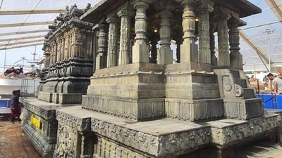 The middle part of the tableau is a replica of the open mantapa of the Brahma Jinalaya temple, which is dedicated to Lord Mahaveer. (X/BangalorePost) The middle part of the tableau is a replica of the open mantapa of the Brahma Jinalaya temple, which is dedicated to Lord Mahaveer. (X/BangalorePost)