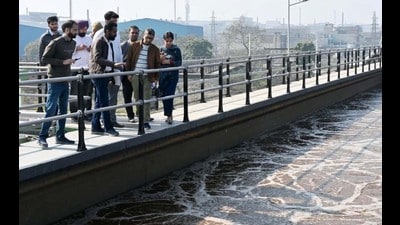 Members of Punjab Development during the visit assess Buddha Nullah pollution in Ludhiana on Thursday. (HT Photo) Members of Punjab Development during the visit assess Buddha Nullah pollution in Ludhiana on Thursday. (HT Photo)
