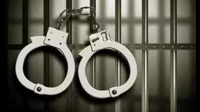 Police have recovered  ₹2 lakh cash and illegal weapons from their possession. (HT File)