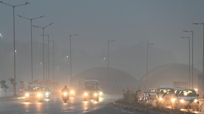 Delhi received overnight showers on Wednesday and is likely to witness light rain on Thursday as well. (HT Photo) Delhi received overnight showers on Wednesday and is likely to witness light rain on Thursday as well. (HT Photo)
