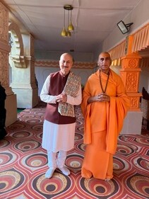 Anupam Kher with Swami Avdheshanand Giri, Acharya Mahamandaleshwar of Juna Akhara Anupam Kher with Swami Avdheshanand Giri, Acharya Mahamandaleshwar of Juna Akhara