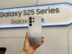 Galaxy S25 Ultra features a 6.9-inch QHD+ Dynamic AMOLED 2X display. Galaxy S25 Ultra features a 6.9-inch QHD+ Dynamic AMOLED 2X display.