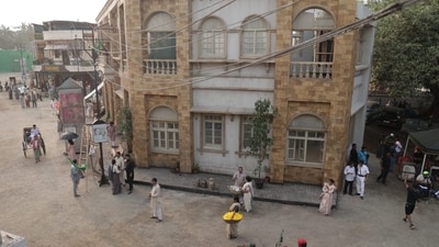 The makers have created an elaborated set in Madh Island, Mumbai for the film, recreating 1990s Kolkata city. The makers have created an elaborated set in Madh Island, Mumbai for the film, recreating 1990s Kolkata city. 