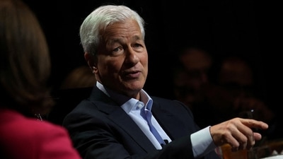 FILE PHOTO: Jamie Dimon, Chairman and Chief Executive officer (CEO) of JPMorgan Chase & Co. (JPM) speaks to the Economic Club of New York in Manhattan in New York City, U.S., April 23, 2024. REUTERS/Mike Segar/File Photo (REUTERS)