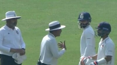 Shreyas Iyer couldn't do much with the stroke of luck he got (Jio Cinema screenshot)