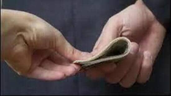 The court’s reader reported that the accused took money on promises of early hearing dates, helping secure visitation rights and ensuring favourable outcomes. (HT File)
