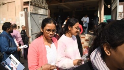 Outside an examination centre at Patliputra in Patna where candidates appeared for Common Management Admission Test (CMAT) exam. (Santosh Kumar ) Outside an examination centre at Patliputra in Patna where candidates appeared for Common Management Admission Test (CMAT) exam. (Santosh Kumar )