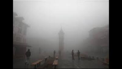 The MeT office in Srinagar has predicted no significant weather change by the end of this month when harshest 40 days of winters comes to an end. (HT File)