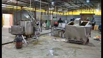 The automatic machines in the kitchen of Akshaya Patra’s camp located in Sector 6 of the tent city in the mela area in Prayagraj. (HT Photo) The automatic machines in the kitchen of Akshaya Patra’s camp located in Sector 6 of the tent city in the mela area in Prayagraj. (HT Photo)