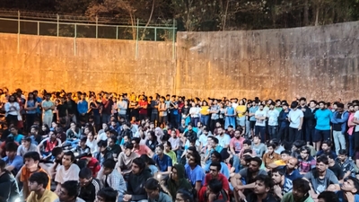 Students at IIT Bombay. (Source: @AppscIITb/Twitter)