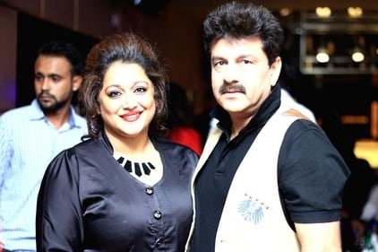 Manoj Prabhakar married Farheen in 1994 after divorce from his first wife, Sandhya. Manoj Prabhakar married Farheen in 1994 after divorce from his first wife, Sandhya.