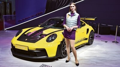 The Auto Expo Motor Show 2025 unveiled 90 new vehicles, focusing on electric, flex-fuel, and alternative powertrain technologies. (HT Photo)