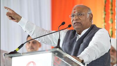 Congress president Mallikarjun Kharge pays tribute to the architects of the Constitution on the 76th Republic Day (PTI) Congress president Mallikarjun Kharge pays tribute to the architects of the Constitution on the 76th Republic Day (PTI)
