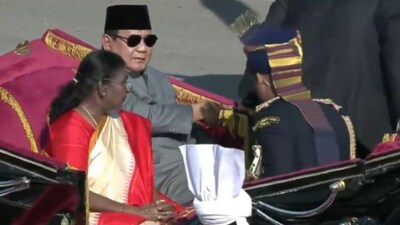 President Droupadi Murmu and her Indonesian counterpart Prabowo Subianto in the traditional buggy (PTI) President Droupadi Murmu and her Indonesian counterpart Prabowo Subianto in the traditional buggy (PTI)