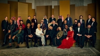Can you spot Hrithik Roshan and Shraddha Kapoor in this group portrait from Joy Awards?