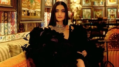 Sonam Kapoor served a dramatic look at the Sabyasachi 25th anniversary gala. Sonam Kapoor served a dramatic look at the Sabyasachi 25th anniversary gala.