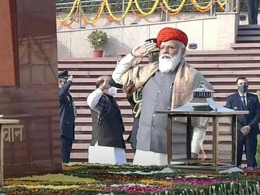 PM Modi's Republic Day turban from 2021 was from Jamnagar. (Doordarshan) PM Modi's Republic Day turban from 2021 was from Jamnagar. (Doordarshan)