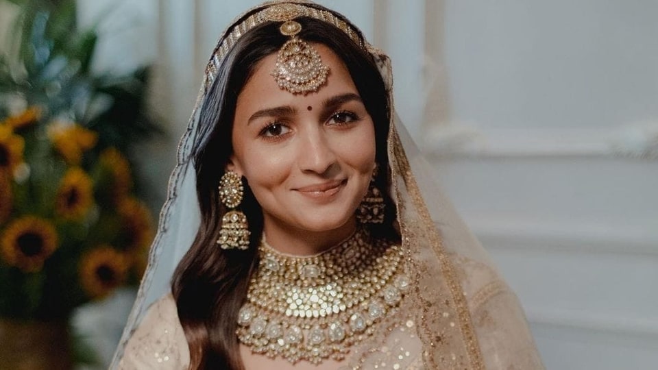 who designed alia bhatt wedding dress Alia Bhatt recalls wedding memories she will 'cherish forever', celebrates  25 years of Sabyasachi
